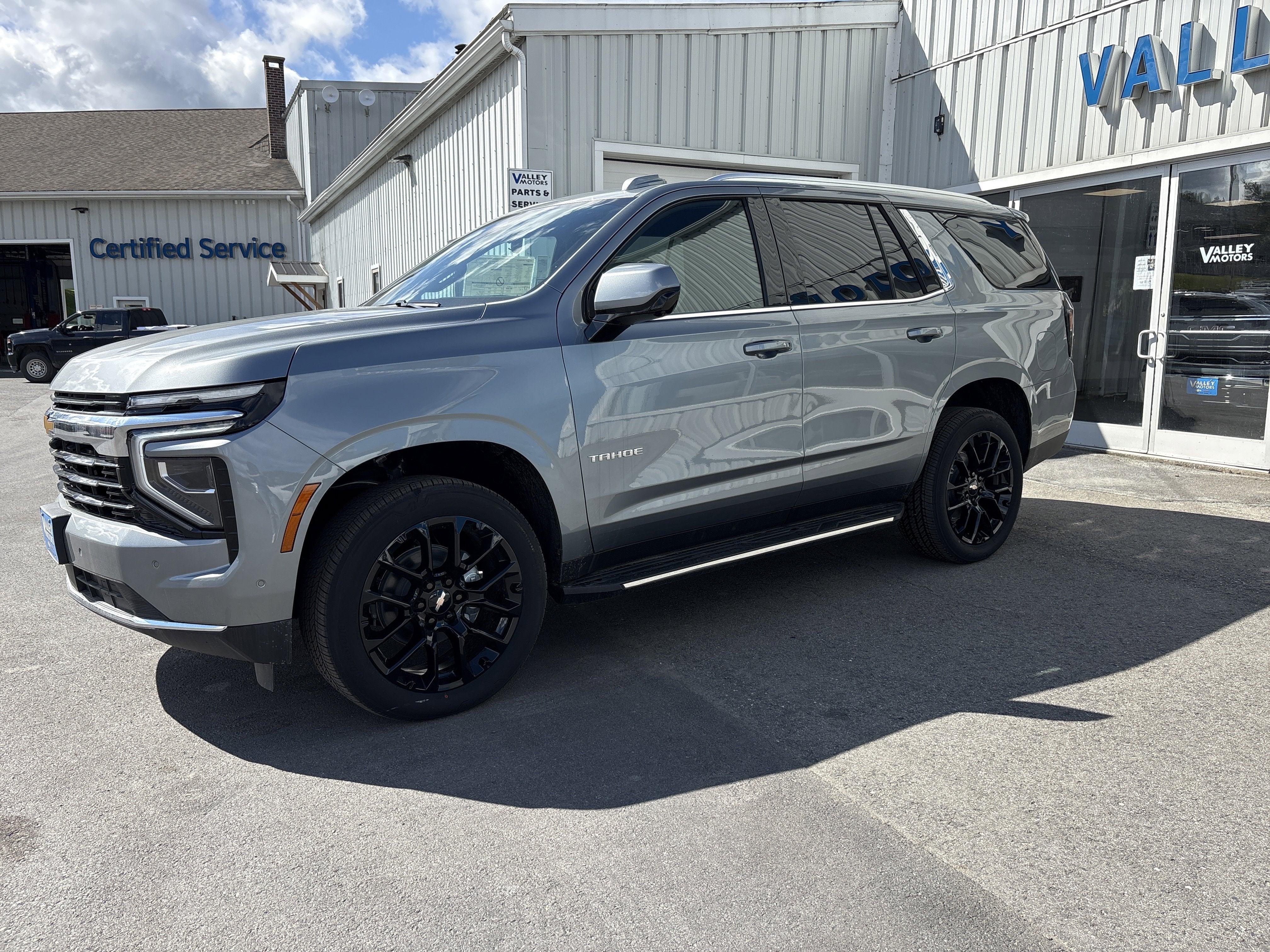 2025 Chevrolet Tahoe LS