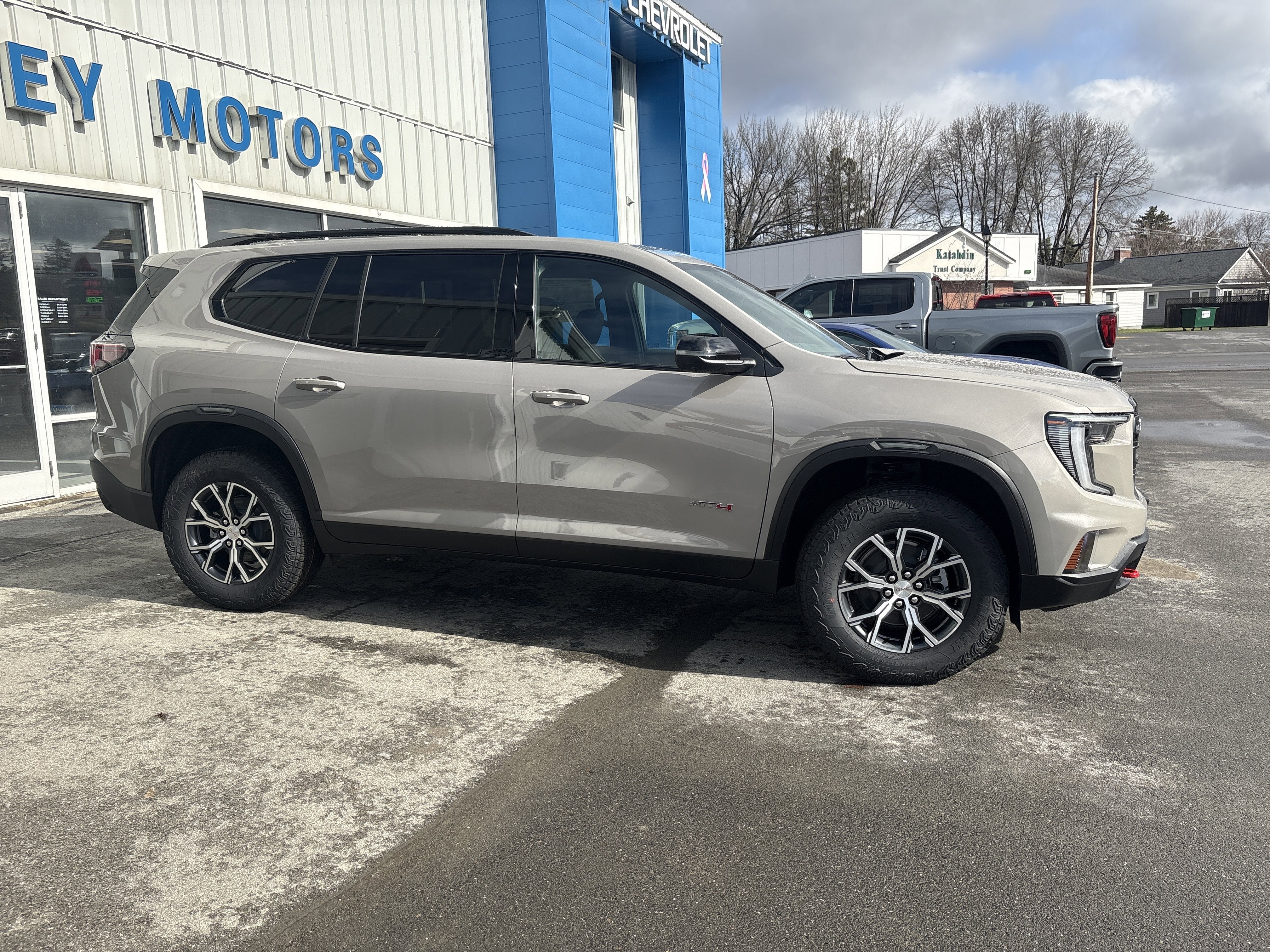 2026 GMC Acadia AT4