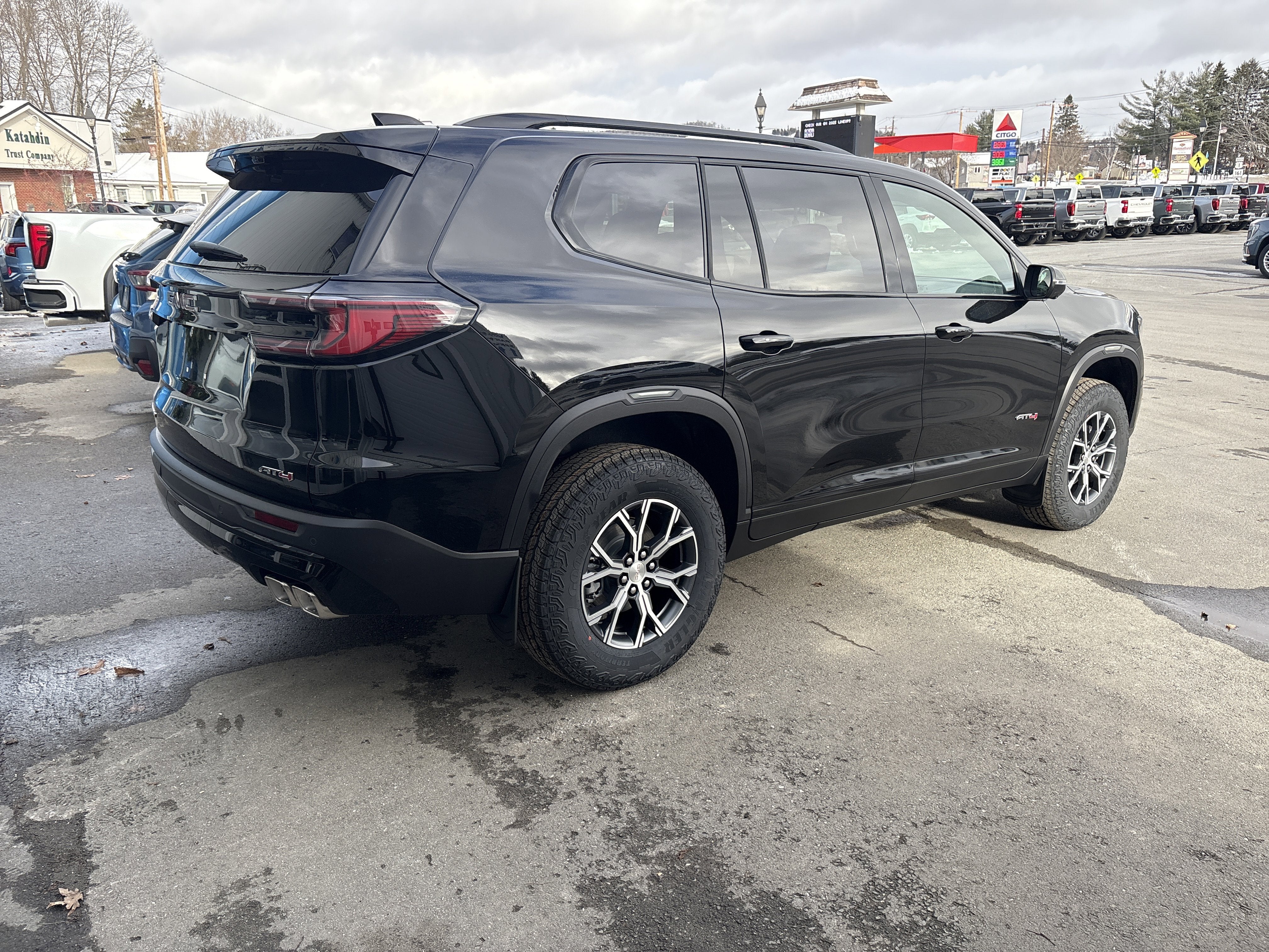 2026 GMC Acadia AT4