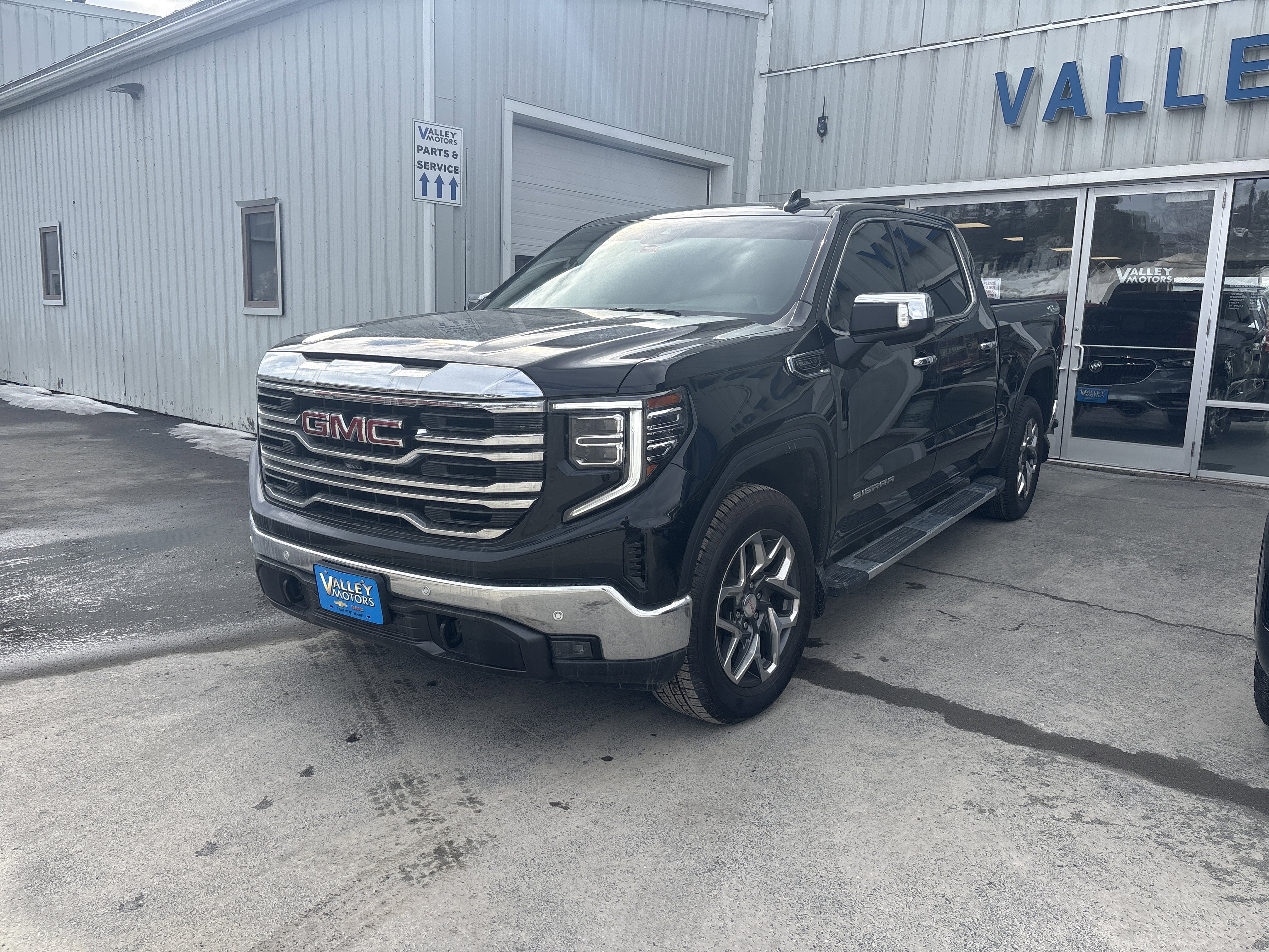 2024 GMC Sierra 1500 SLT