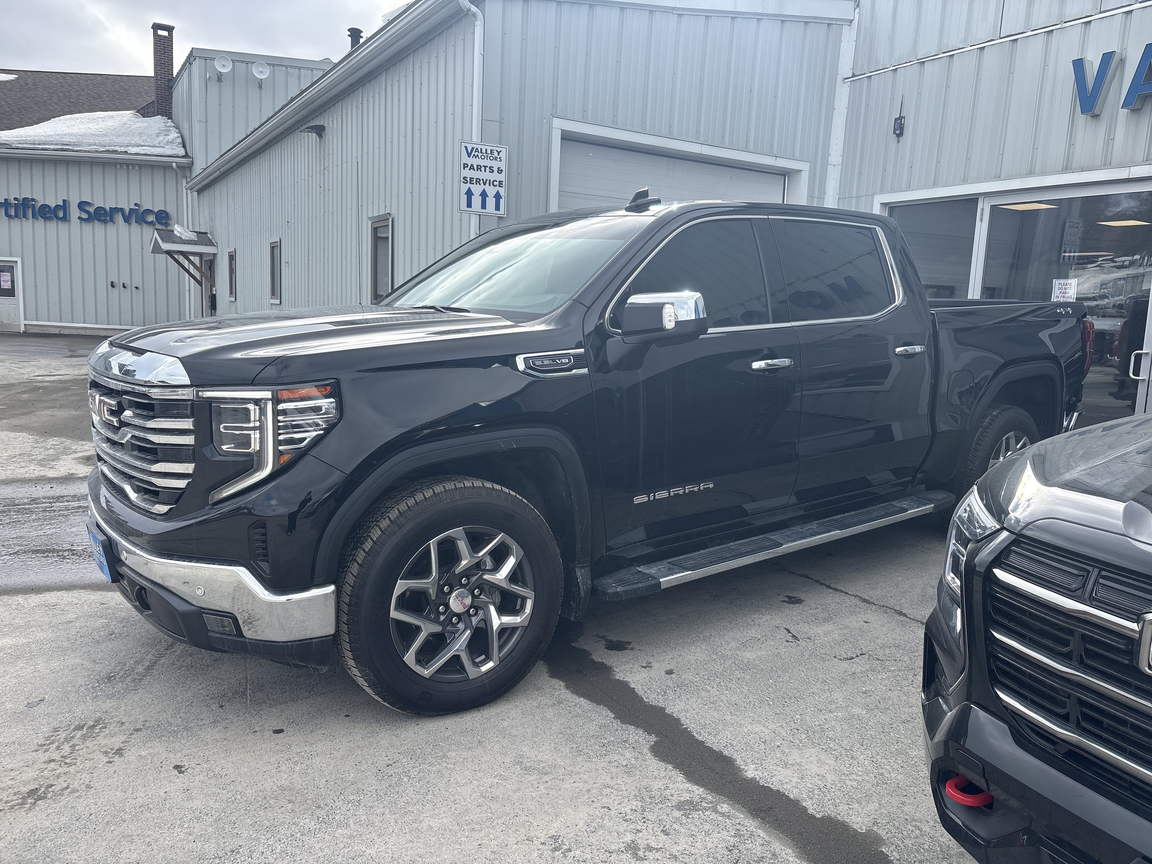 2024 GMC Sierra 1500 SLT