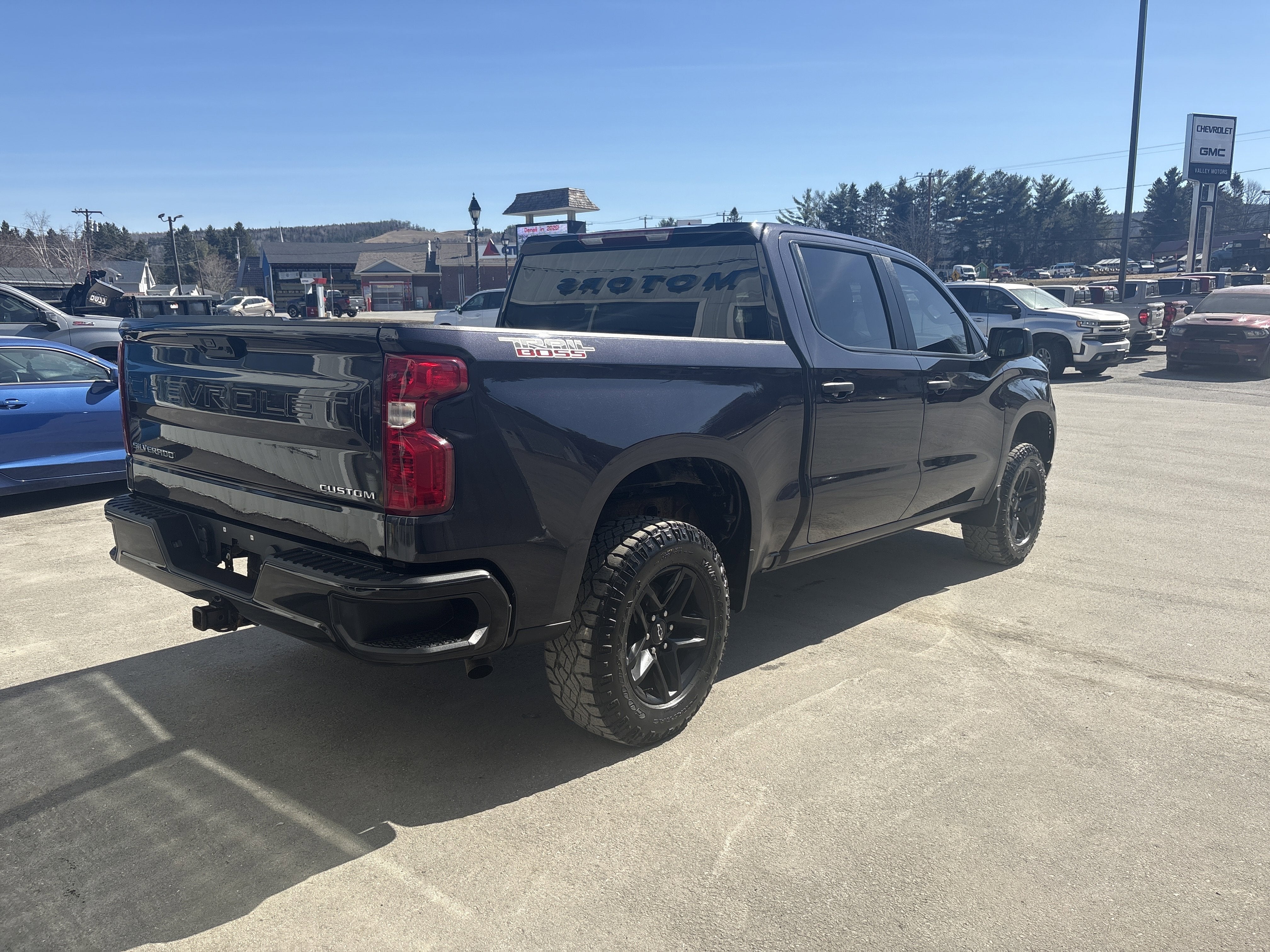 2022 Chevrolet Silverado 1500 Custom Trail Boss